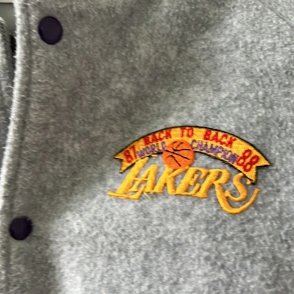 Vintage ChalkLine Lakers Varsity Jacker Magic Johnson #32 - Picture 2 of 6